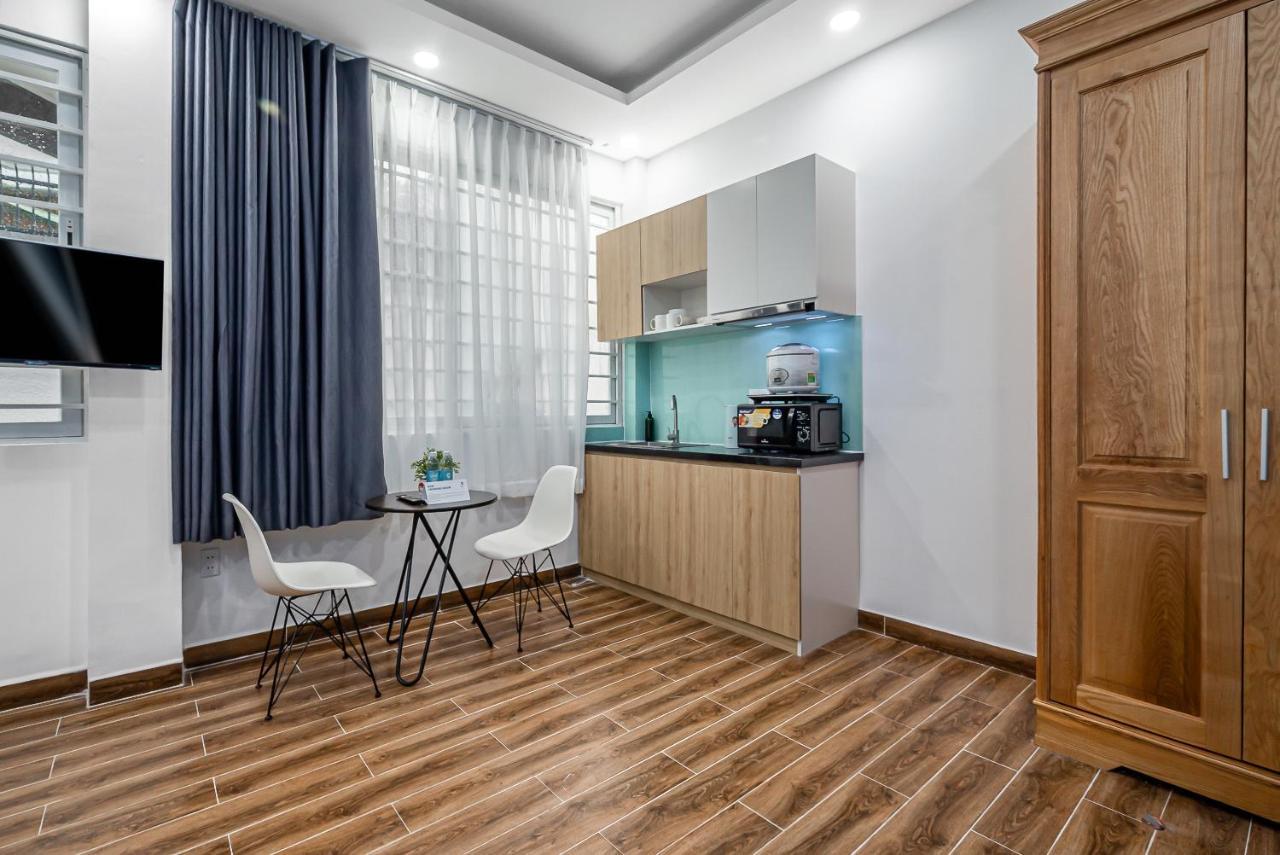 Cozrum Homes - Retro House ホーチミン市 エクステリア 写真